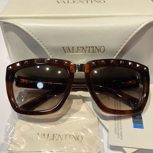 NWT Valentino Blonde Square Sunglasses